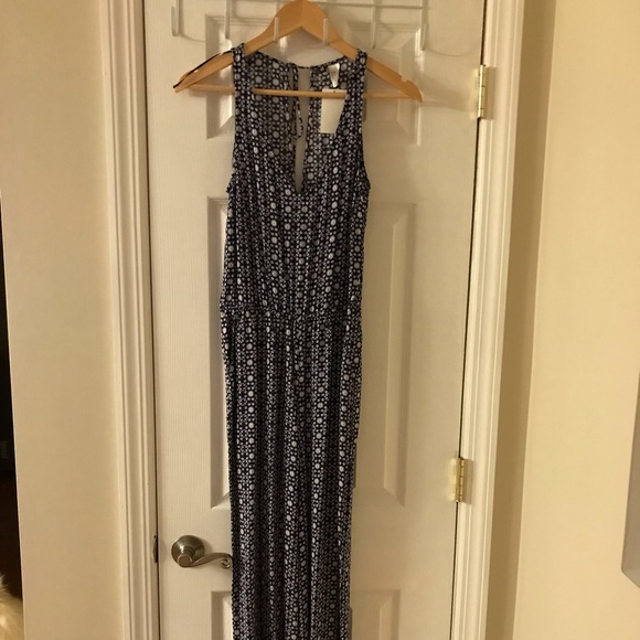 H&M Other - H & M Sleeveless Romper 🌹